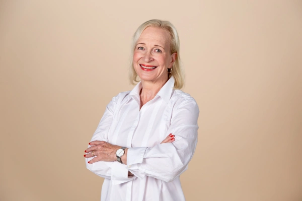 Transformation Coach, Anna Maija Siljander, ACC poses for photo